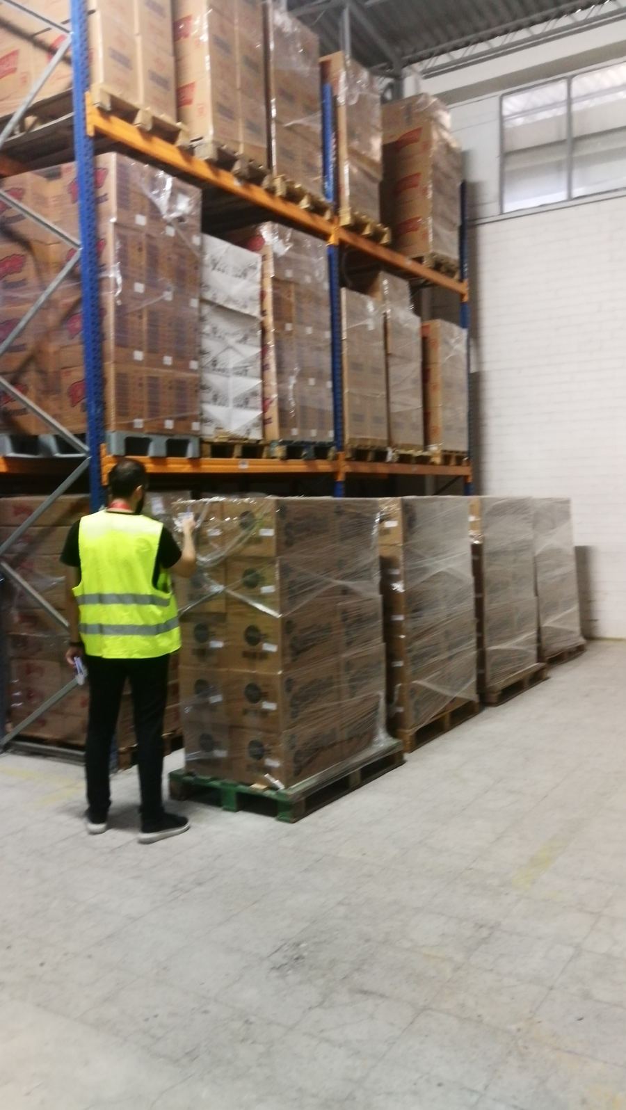 Quantity verification of packed pallets during container loading supervision in Turkey